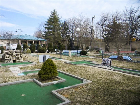 Fun things to do in Hendersonville NC : Boyd Park Mini Golf in Hendersonville, NC. 