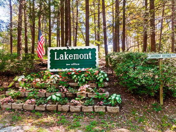 Fun things to do in Hendersonville NC : Lakemont Cottages in Flat Rock NC. 